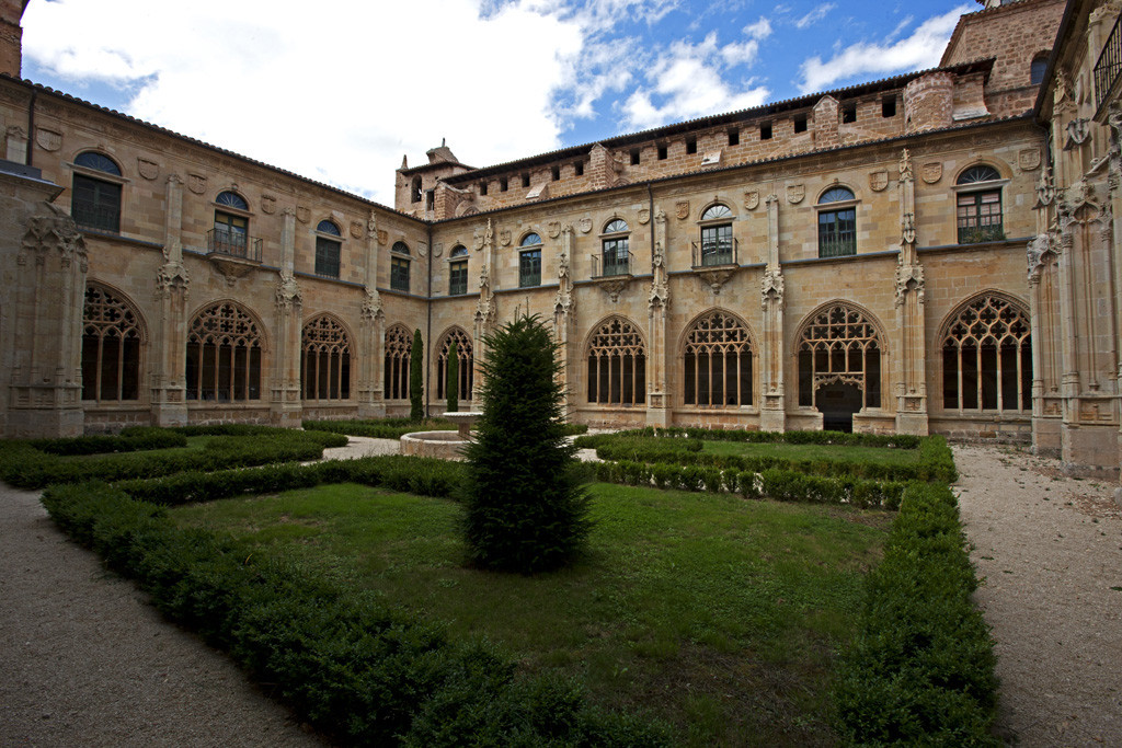 Ou00f1a02. Monasterio de San Salvador de Ou00f1a