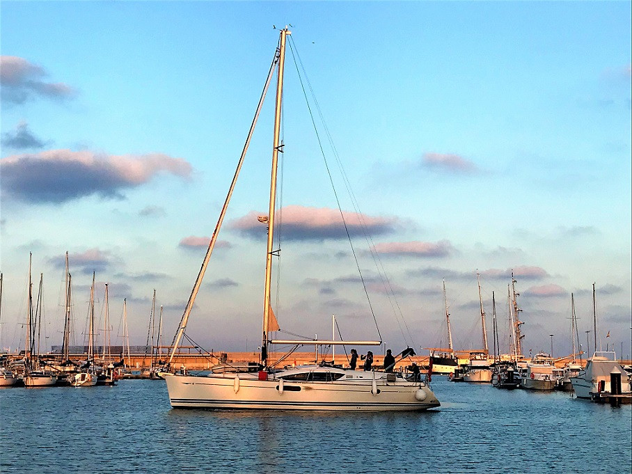 VUELTA AL MUNDO EN VELERO 4