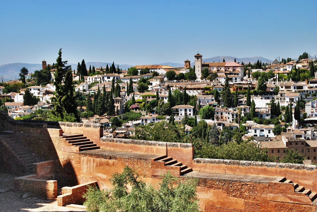 Granada Holidu Pixabay