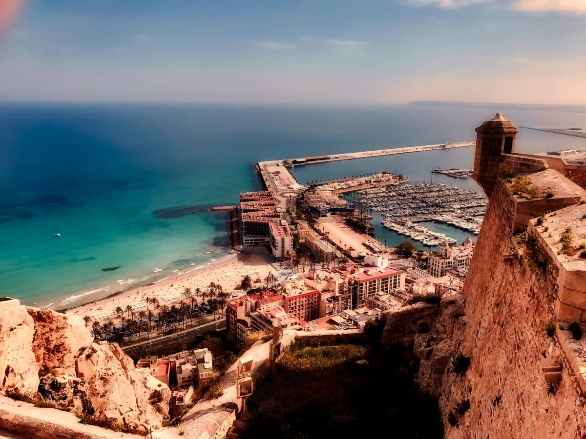 Alicante Mediana Credito Holidu