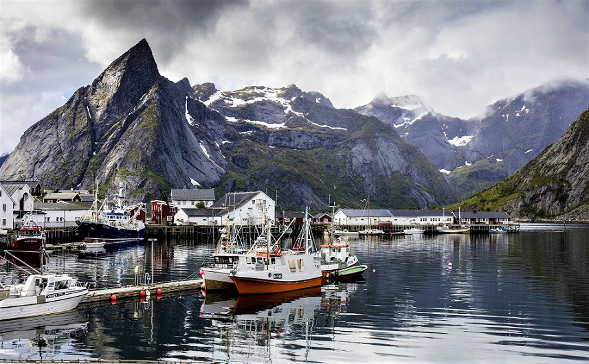 REINE 5 VIAJES Y LUGARES