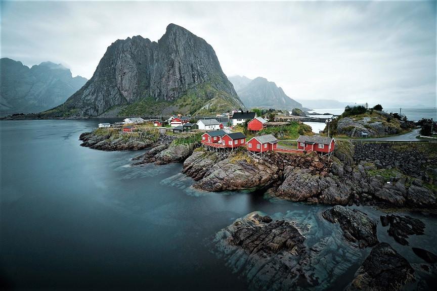 REINE 6 VIAJES Y LUGARES