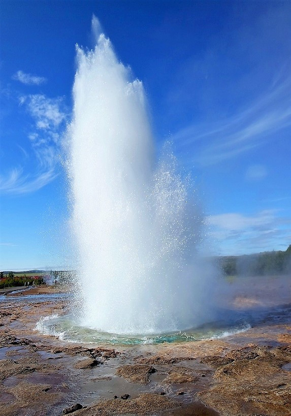 STROKKUR 1 VIAJES Y LUGARES