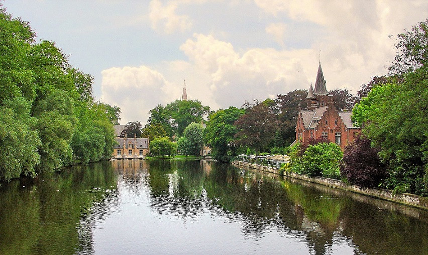 BRUJAS 8 VIAJES Y LUGARES