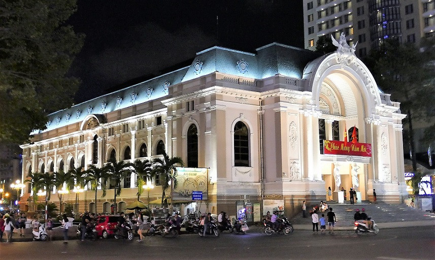 HO CHI MINH 11 ÓPERA VIAJES Y LUGARES