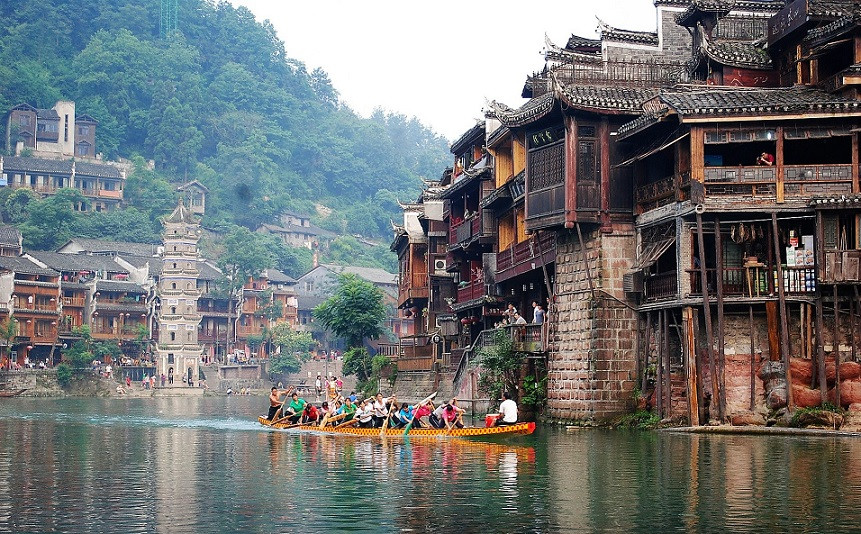 FENGHUANG 6 VIAJES Y LUGARES