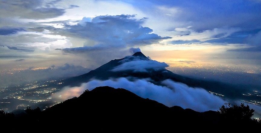 MERAPI 2 VIAJES Y LUGARES