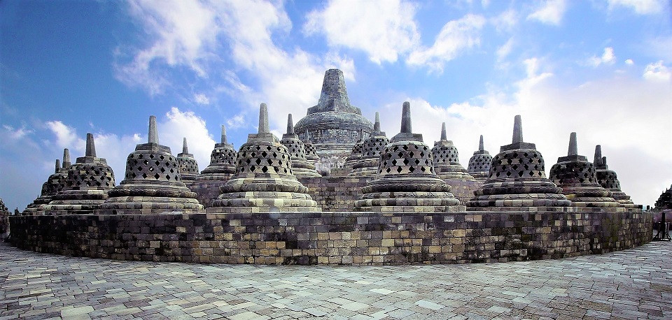 BOROBUDUR 4 VIAJES Y LUGARES