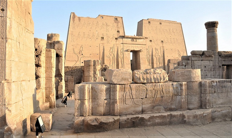 EDFU 2 VIAJES Y LUGARES