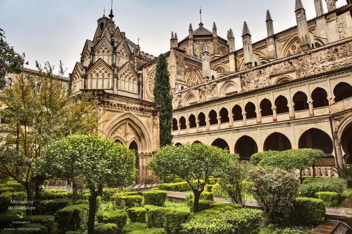 Monasterio de Guadalupe. Guadalupe, Cu00e1ceres. Las Rutas de Carlos V