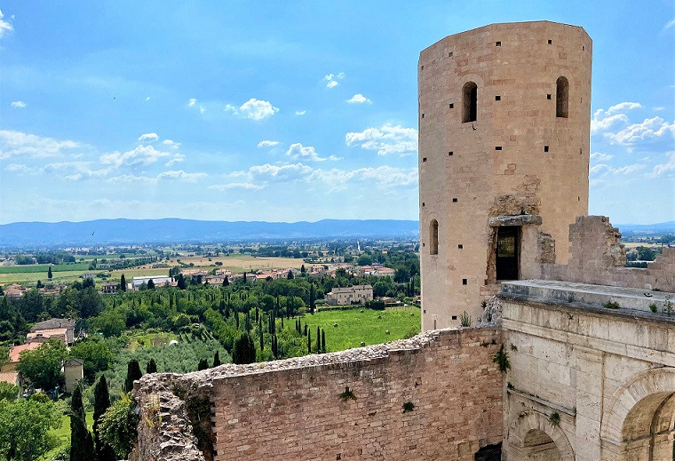 SPELLO 1 VIAJES Y LUGARES