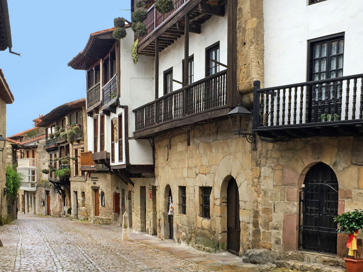 6 Santillana del Mar by WikiCommons