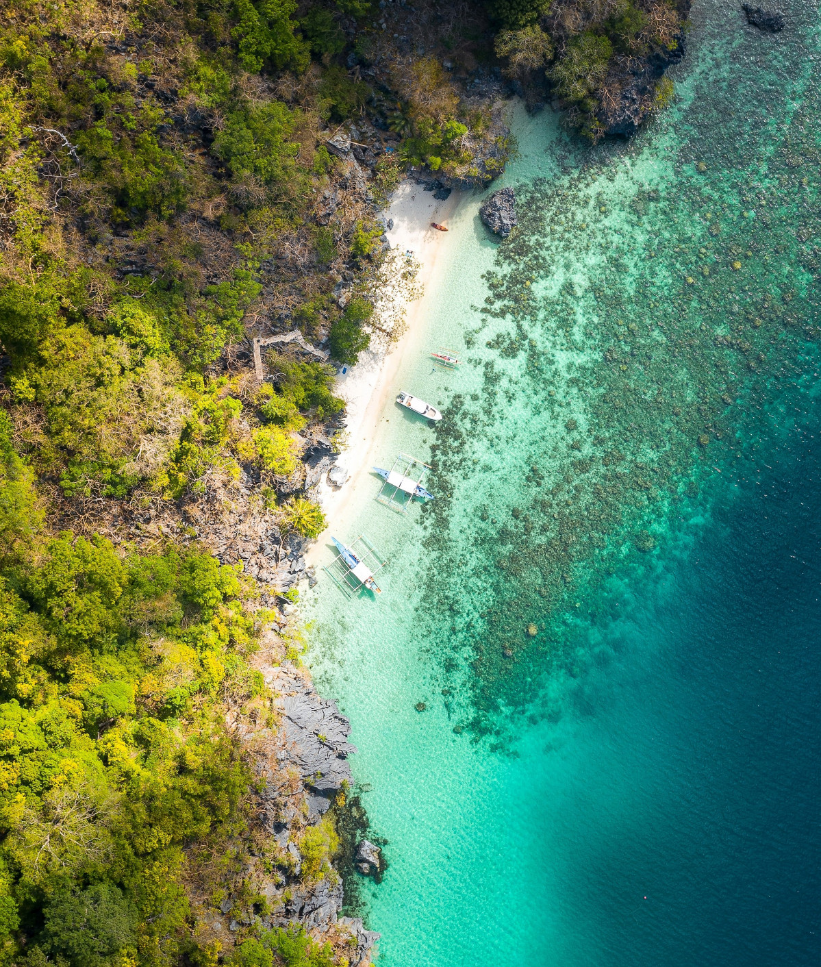 EL NIDO 5 VIAJES Y LUGARES