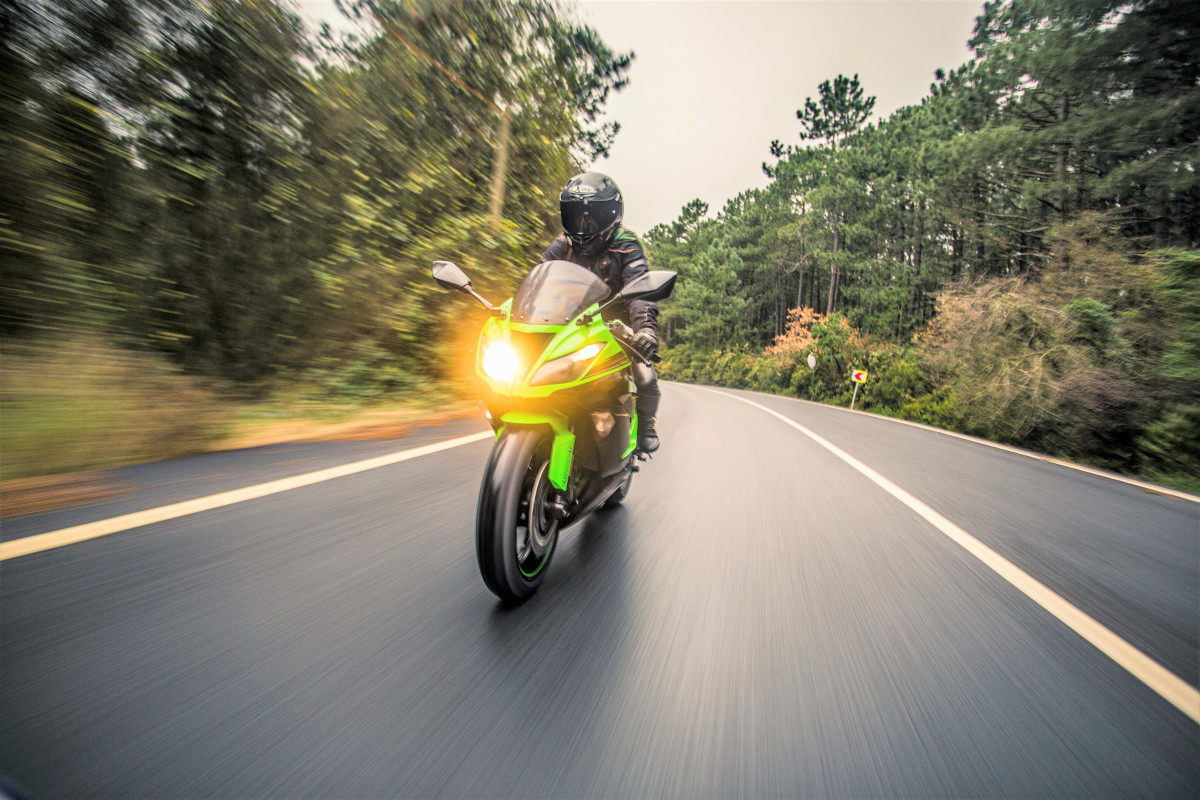 Cómo circular en moto seguros con mal tiempo 12