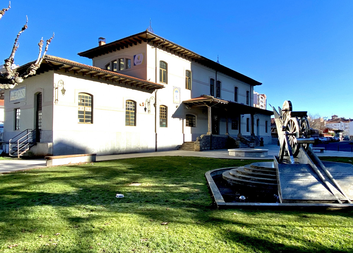 ESTACION DE  MATALLANA DE LEÓN (2)