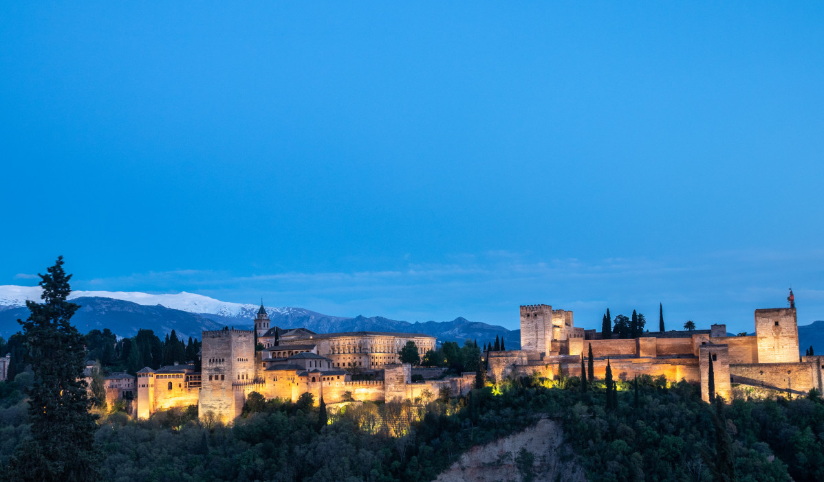 3... alhambra iluminada