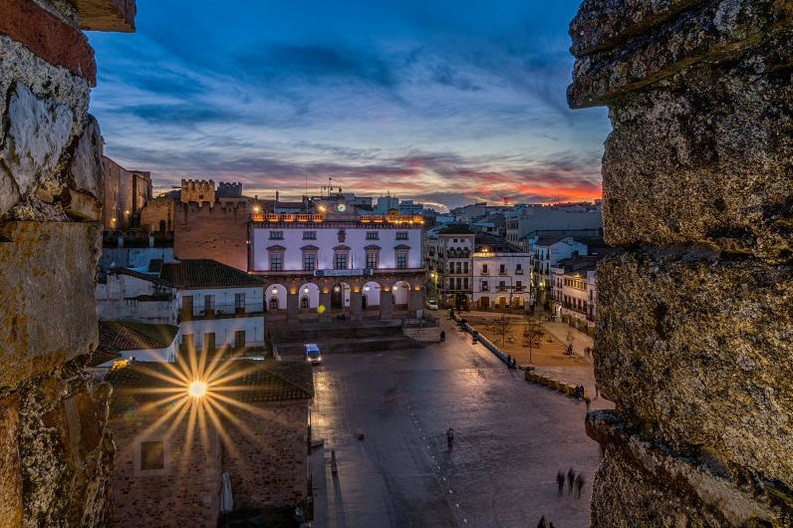 9. PLAZA MAYOR DESDE BUJACO.