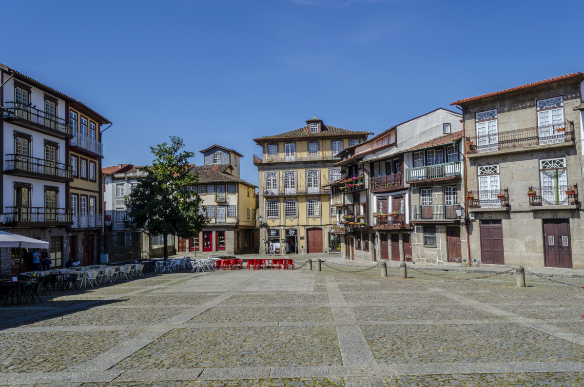 Praça de São Tiago   Guimarães (Portugal) 1
