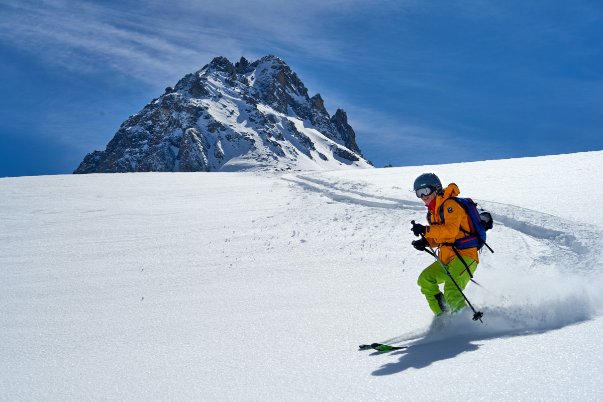 Skiing by Cyprien Delaporte via Unsplash