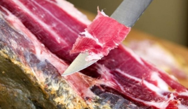 SIETE PROPUESTAS PARA VISITAR CACERES. JAMON