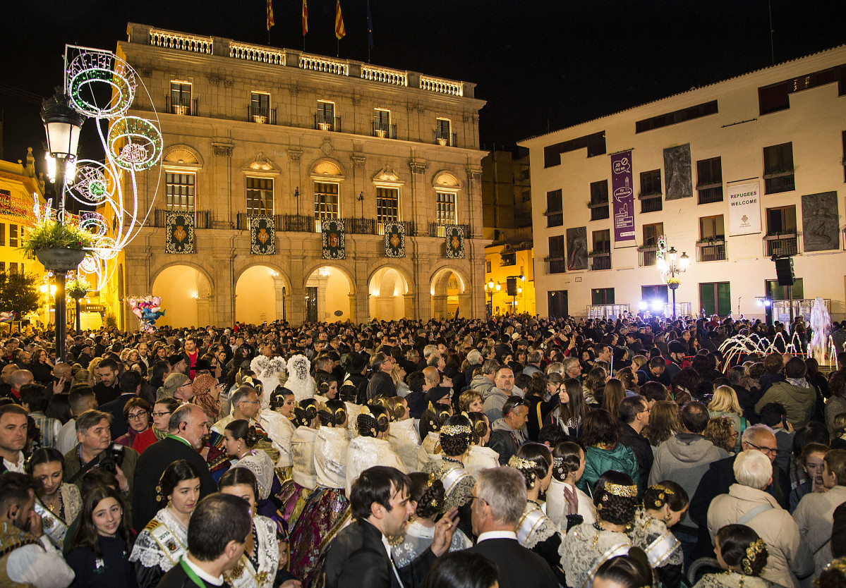 03 CASTELLÓ Magdalena   Enfarolà Campanar