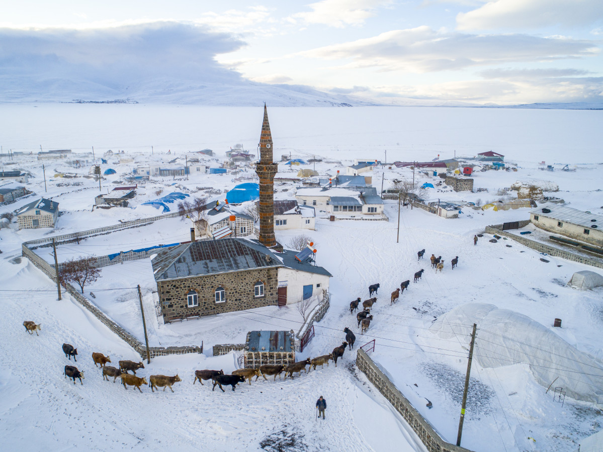 Kars Çıldır Village 4856x3640px  300 dpı