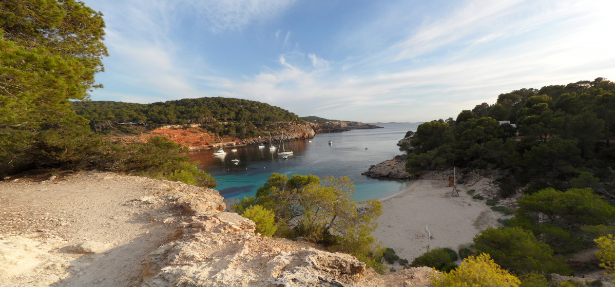 4 Cala Saladeta by WikiCommons