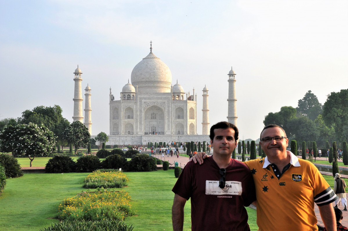 DSC 0703 01 Taj Mahal Agra Con mi sobrino Carlos