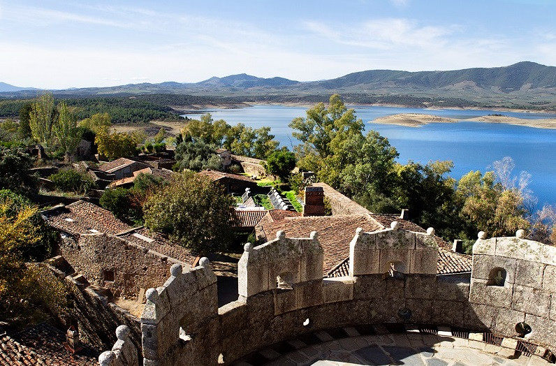 GRANADILLA. DESDE LO ALTO DEL CASTILLO