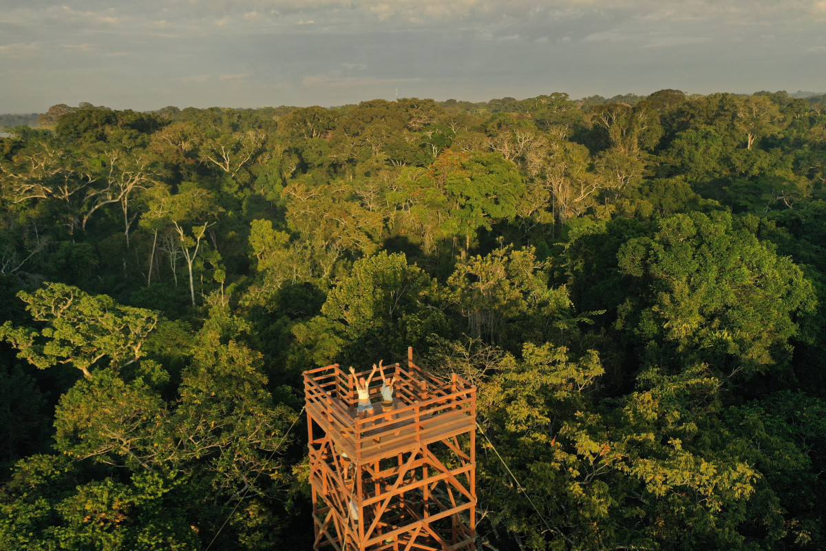Amanecer desde el Mirador del hotel Inkaterra en Tambopata © PROMPERÚ