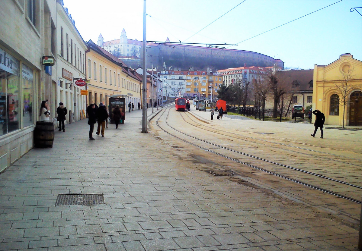 CALLE BRATISLAVA