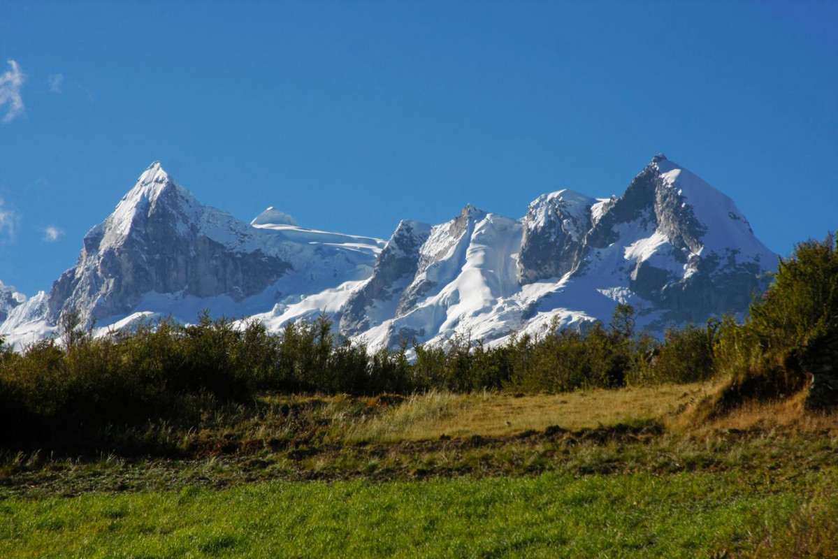 166895000006006977 zc v1 1752051273541 vista del nevado vallunaraju desde cochapampa