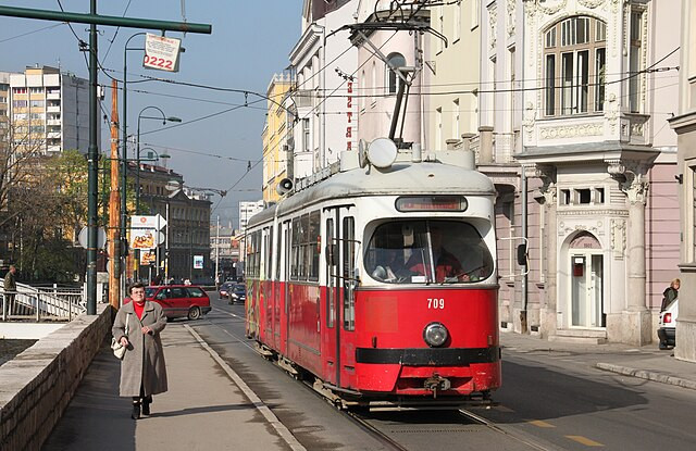 Tranvia por las calles de Sarajevo